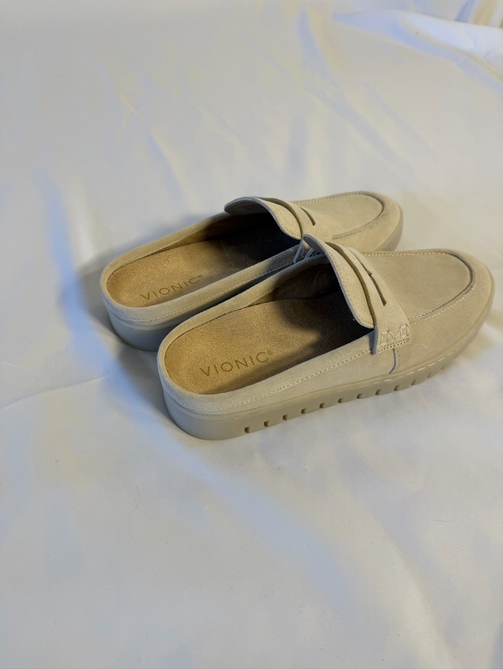 Vionic Uptown Mules, size 7. - Picture 2 of 8
